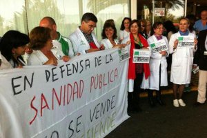 Manifestación del personal sanitario a favor de la sanidad pública.