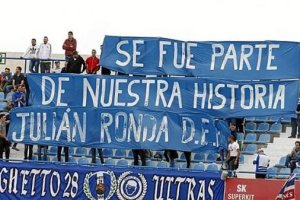 Los seguidores del Leganés recordaron a Julián.