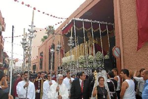 Salida extraordinaria de la Virgen de Gracia y Amparo en su XXV aniversario fundacional.