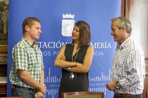 La diputada Ángeles Martínez en la presentación.