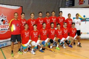 Cosme Prenafeta con los campeones de España.