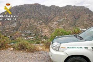 La Guardia Civil ha destado las dificultades que presentaba el terreno.