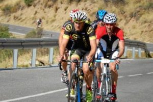 Nadie se bajó de la bicicleta.