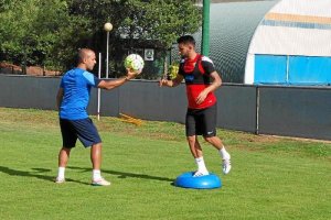 Chuli no ver un balón en el área rival.