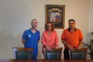 Alcaldesa y concejal Deportes de Garrucha, y organizador.