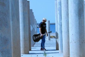 Brasi en una imagen promocional de su primer disco, ‘Marcaje al hombre’.