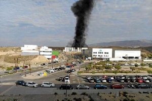 Panorámica del incendio en la nave del PITA