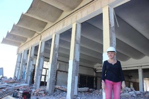 La teniente alcalde en las obras