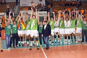 Unicaja levantó la Décima y quiere otra Supercopa.
