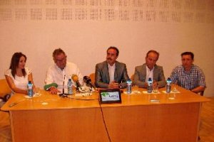 Presentación en sociedad de las camisetas.