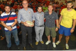 Puesta de largo del URA en sociedad.