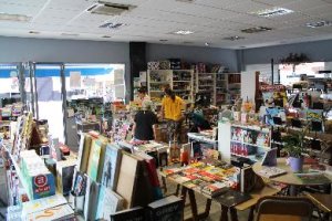 La Librería Zebras está situada en la Plaza Balneario San Miguel, 3, de la capital.