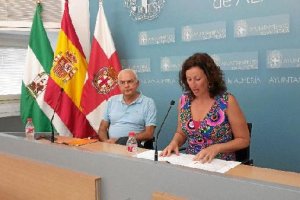 María Vázquez, concejal de Movilidad, junto a Juan José Martínez, representante de Alpedal
