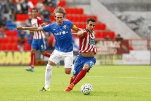 Corona fue el encargado de dirigir el juego del Almería.