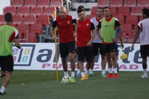 Los rojiblancos han realizado un último entrenamiento, a puerta cerrada, en el Mediterráneo.