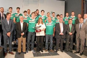 Unicaja llevó la Superliga de Voley a la presidenta de la Junta, Susana Díaz.