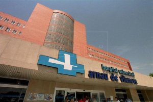 Fachada del Hospital Universitario Arnau de Vilanova.