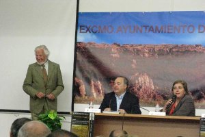 Conferencia y reunión en Antas