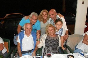 Familia Guerrero-de la Rosa durante la celebración