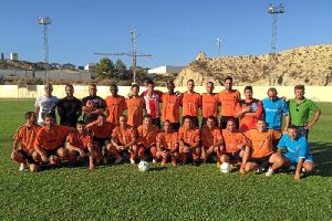 Jugadores  del Koala Club de Fútbol en el nuevo estadio del polígono del Aljoroque, cedido por el Ayuntamiento.
