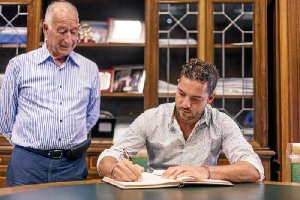 Amat y Bisbal firman el acuerdo de promoción turística de la provincia de Almería.