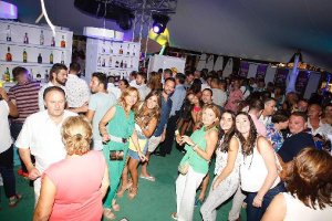 El ambiente de la caseta de noche de LA VOZ se calienta de cara al fin de semana.