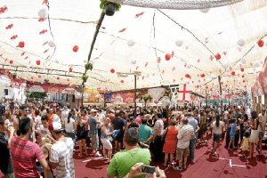 El ambigú de La Voz y La Bodeguilla en la Feria del Médiodía, a rebosar durante toda la Feria