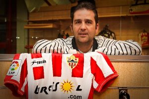 Alberto Benito espera dar en la diana con el último fichaje rojiblanco.