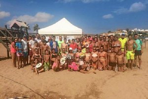 Los participantes posan para la historia.