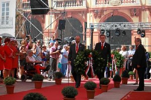 El alcalde y el orador de Los Coloraos 2015.