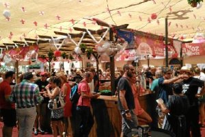 En el ambigú de LA VOZ ya se vive la segunda jornada de la Feria del Mediodía.