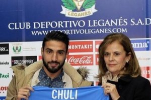 El día que Chuli fue presentado por la presidenta del Leganés.