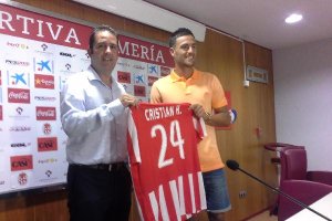 Benito ha presentado a Cristian Herrera.
