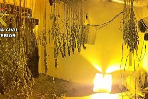 Una de las habitaciones de la vivienda.