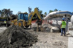 La maquinaria ya trabaja en la zona.