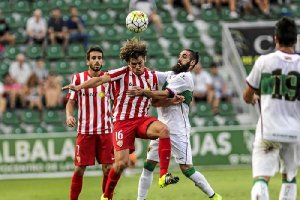 El Almería superó en todo al Elche.