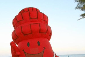 La mascota de las Cien Horas siempre presente.