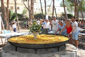 Paellada realizada en las fiestas de Tabernas.