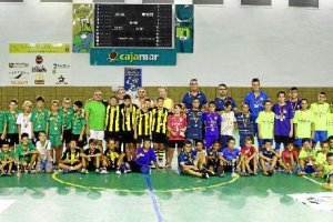 Los pequeños demostraron su solidaridad en Balerma.