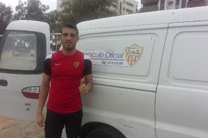 Fran Vélez, este martes en el campo de la Vega de Acá.