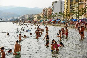 Hasta arriba. Así lucía El Zapillo el fin de semana. 