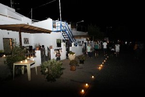 Imagen de la pasada noche de Las Velas, celebrada en Rodalquilar, y que se reprodujo en la noche del miércoles en diferentes zonas de Níjar.