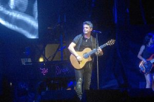 Alejandro Sanz en su concierto en Roquetas de Mar.