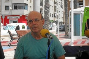 Ernesto Suárez, profesor y biólogo, autor del libro.