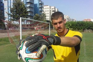 Yeray en el campo de la Vega de Acá.