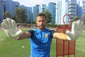 Ricardo Molina, en el campo de la Vega de Acá.