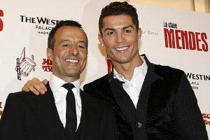 Jorge Mendes junto a Cristiano Ronaldo.
