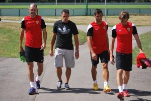 Esteban con los capitanes.