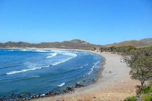 Los Genoveses, con su playa de más de un kilómetros de longitud, se encuentra en el Parque Natural Cabo de Gata-Níjar.