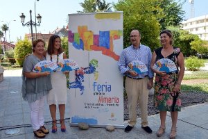 Imagen de la presentación del abanico y cartel de Feria 2015